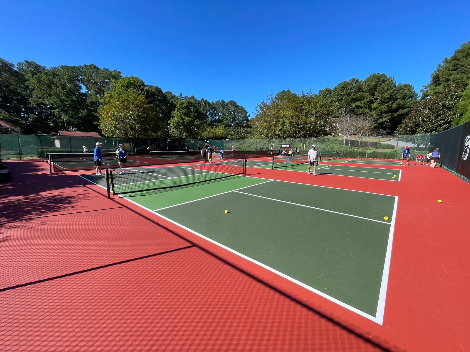 Comparing Pickleball and Tennis: Which Racquet Sport Is Right for You?